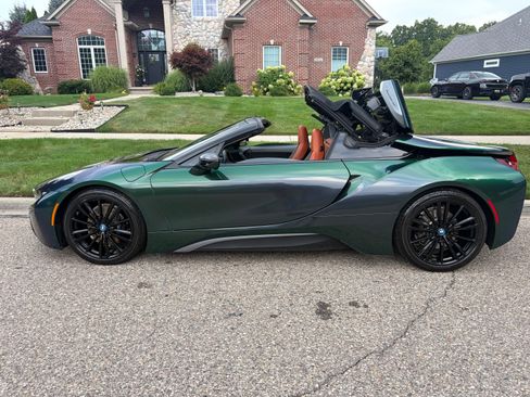 Used 2019 BMW i8 Roadster AWD/4WD image 8