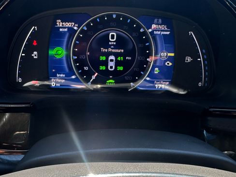 Used 2014 Cadillac ELR w/ Luxury Package image 18