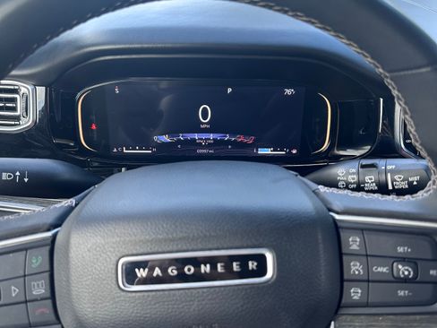 Used 2022 Jeep Wagoneer Series II w/ Flexible Seating Group AWD/4WD image 8