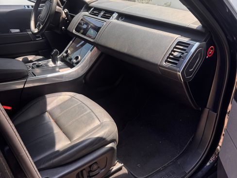 Used 2018 Land Rover Range Rover Sport SE image 5