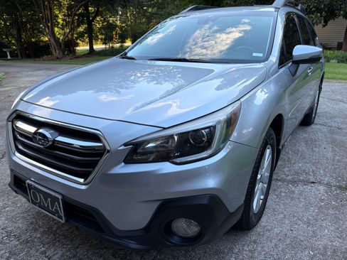 Used 2019 Subaru Outback 2.5i Premium AWD/4WD image 5