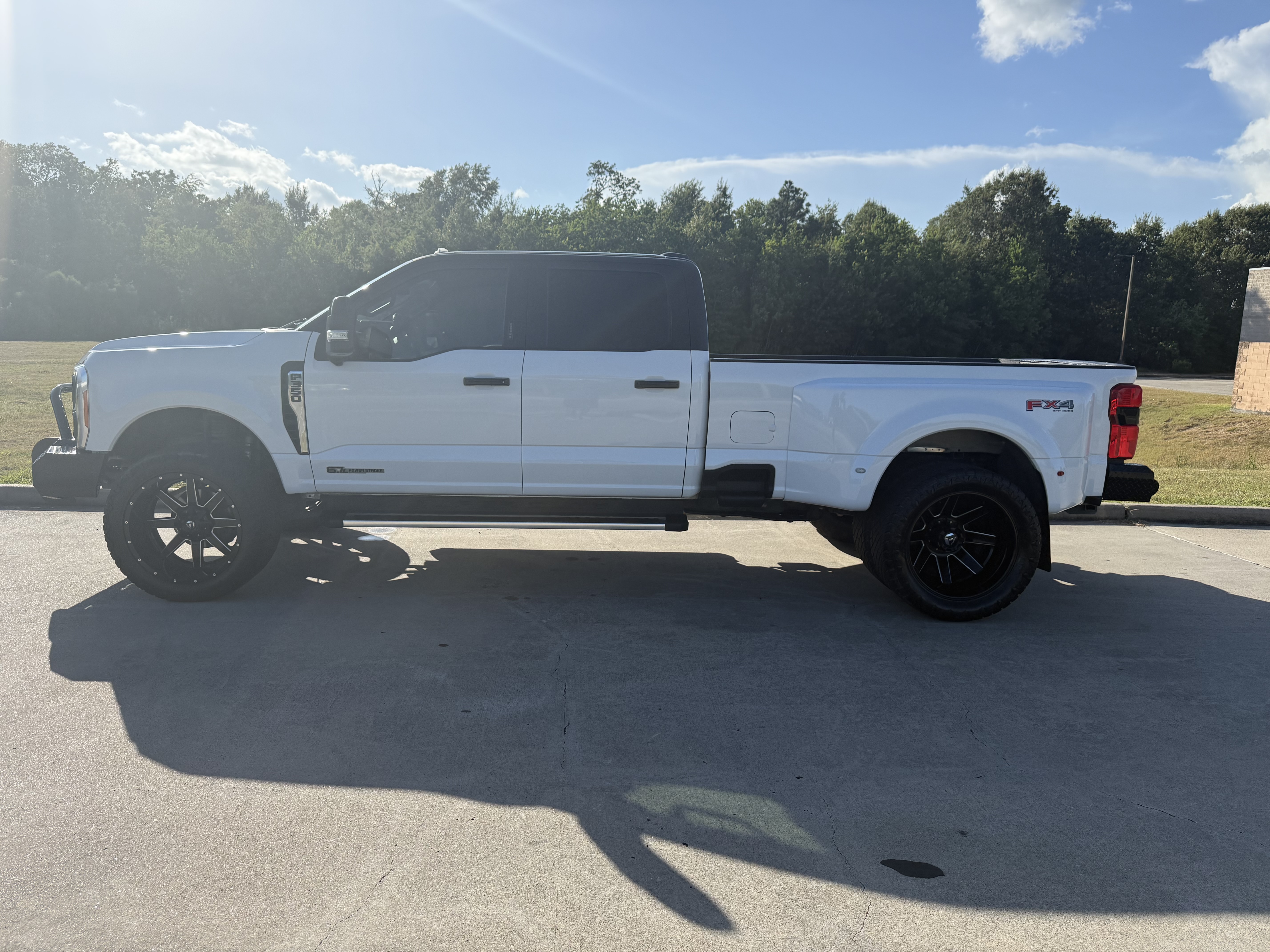 Used 2023 Ford F350 Lariat w/ Chrome Package AWD/4WD image 16