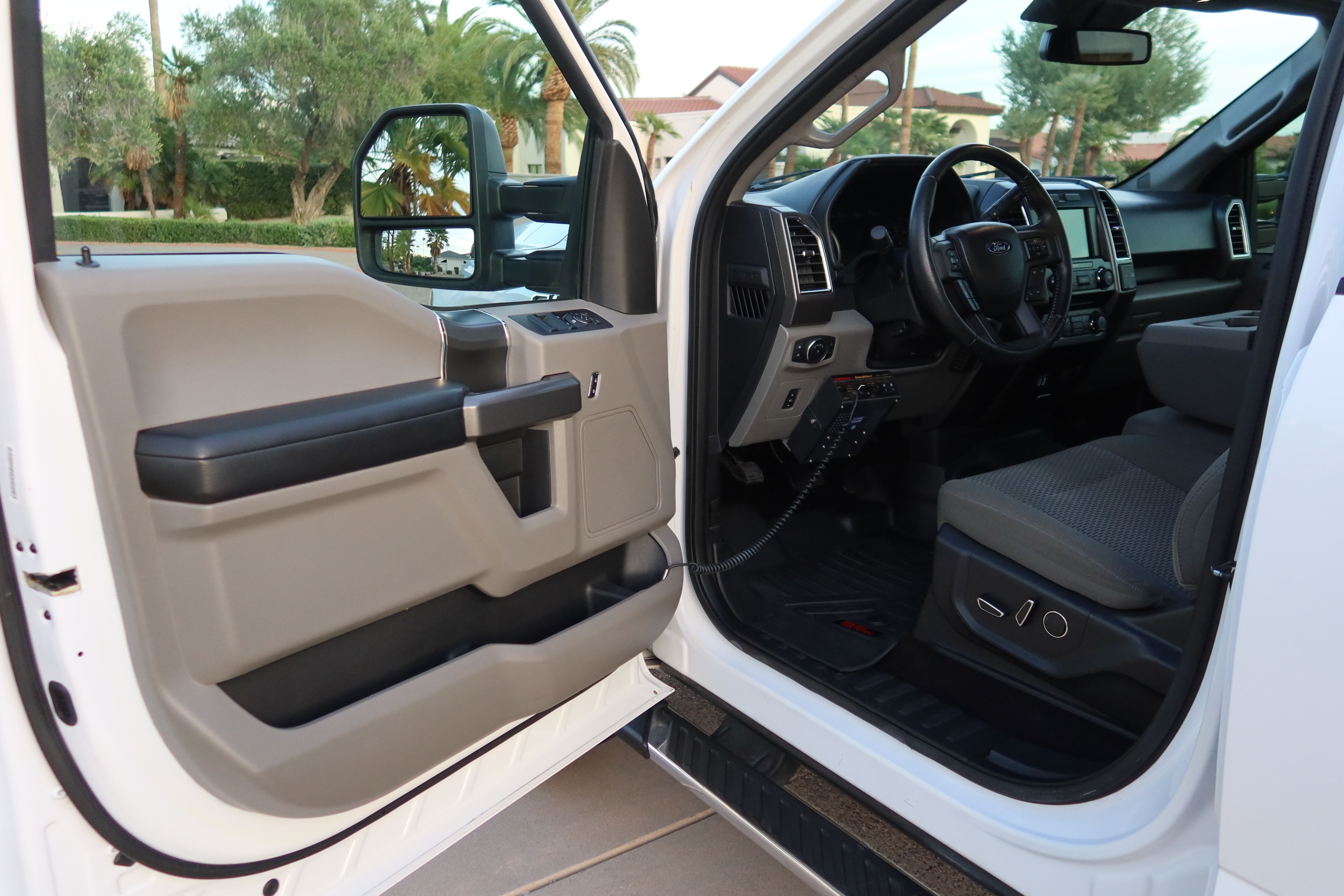 Used 2017 Ford F150 XLT w/ Equipment Group 302A Luxury AWD/4WD image 26