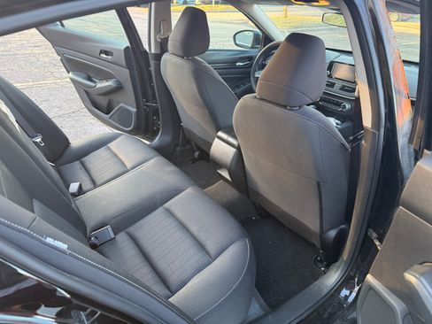 Used 2022 Nissan Altima 2.5 S image 9