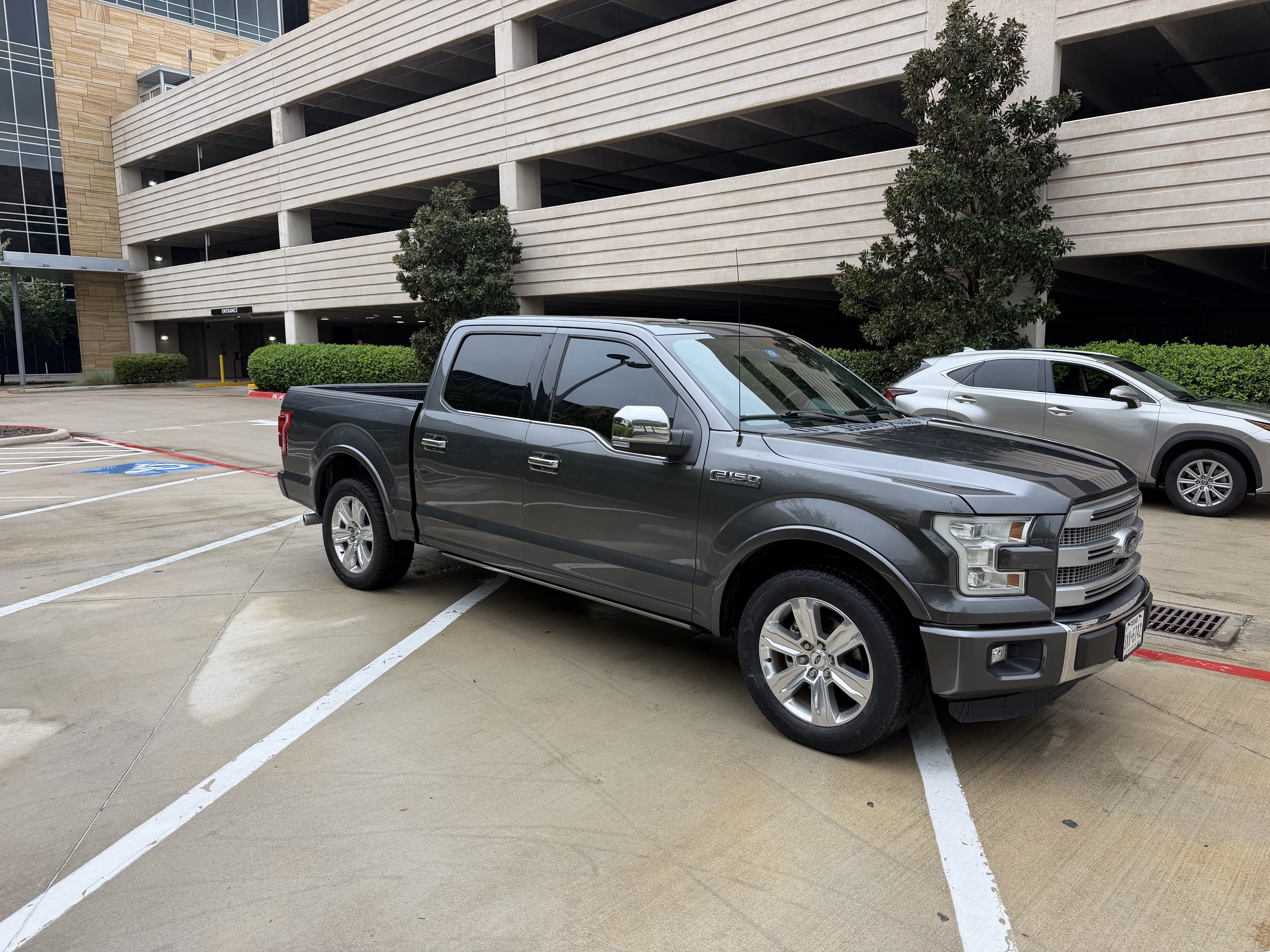 Used 2016 Ford F150 Platinum w/ Equipment Group 701A Luxury RWD image 8