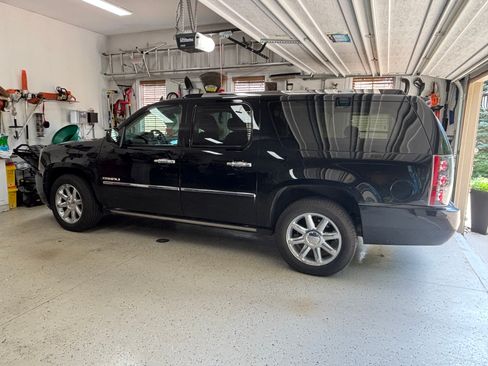 Used 2014 GMC Yukon XL Denali AWD/4WD image 1
