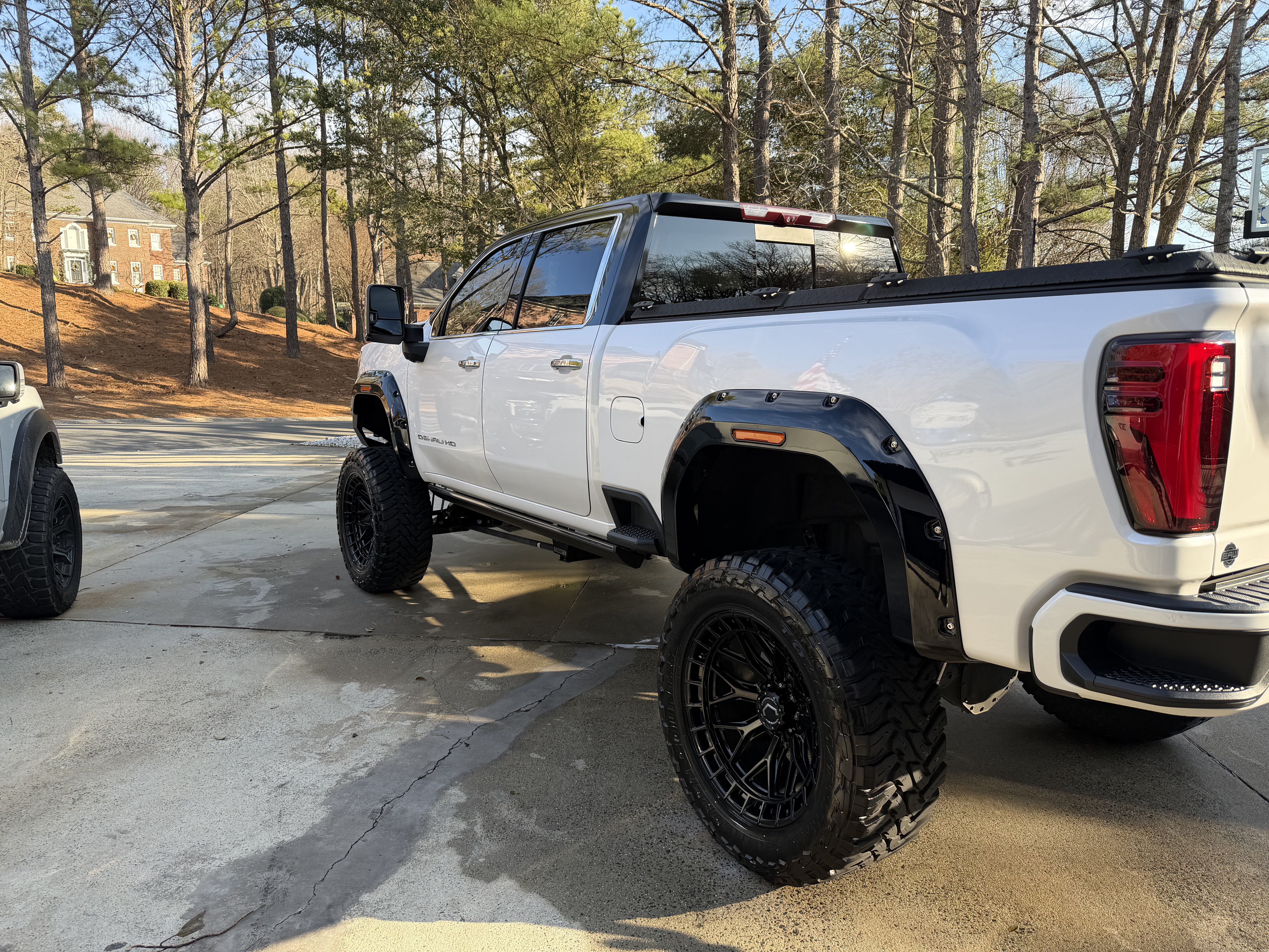Used 2024 GMC Sierra 2500 Denali Ultimate AWD/4WD image 5