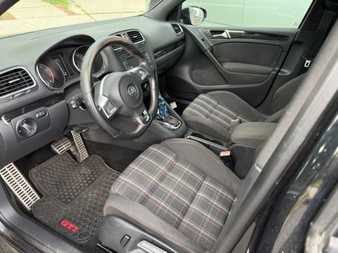 Used 2011 Volkswagen GTI 4-Door FWD image 4