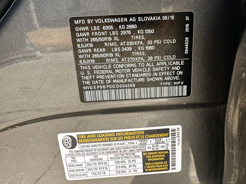 Used 2016 Volkswagen Touareg Sport image 15