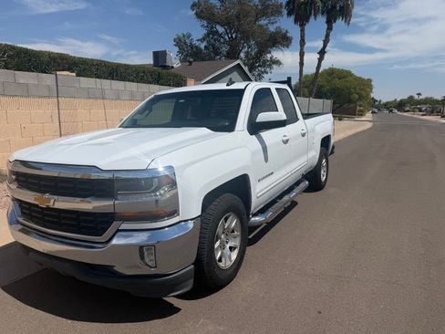 Used 2017 Chevrolet Silverado 1500 LT w/ All Star Edition RWD image 5