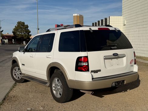 Used 2007 Ford Explorer Eddie Bauer image 2