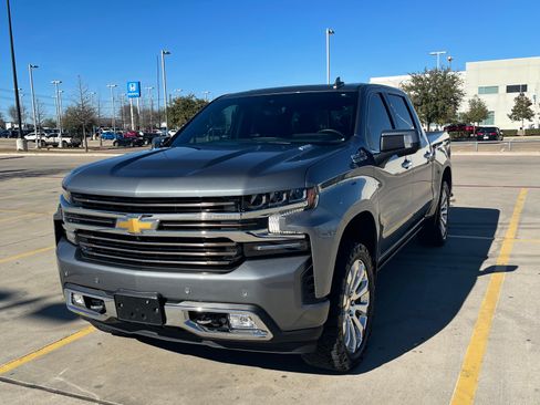 Used 2021 Chevrolet Silverado 1500 High Country w/ Technology Package image 12
