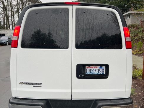 Used 2016 Chevrolet Express 3500 LT w/ LT Preferred Equipment Group image 14