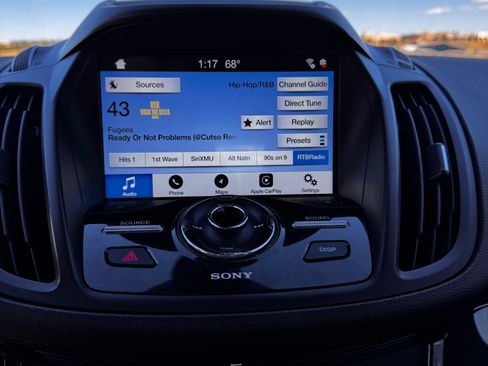 Used 2017 Ford Escape Titanium image 21