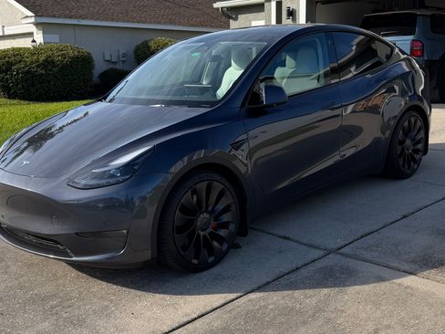 Used 2022 Tesla Model Y Performance image 6