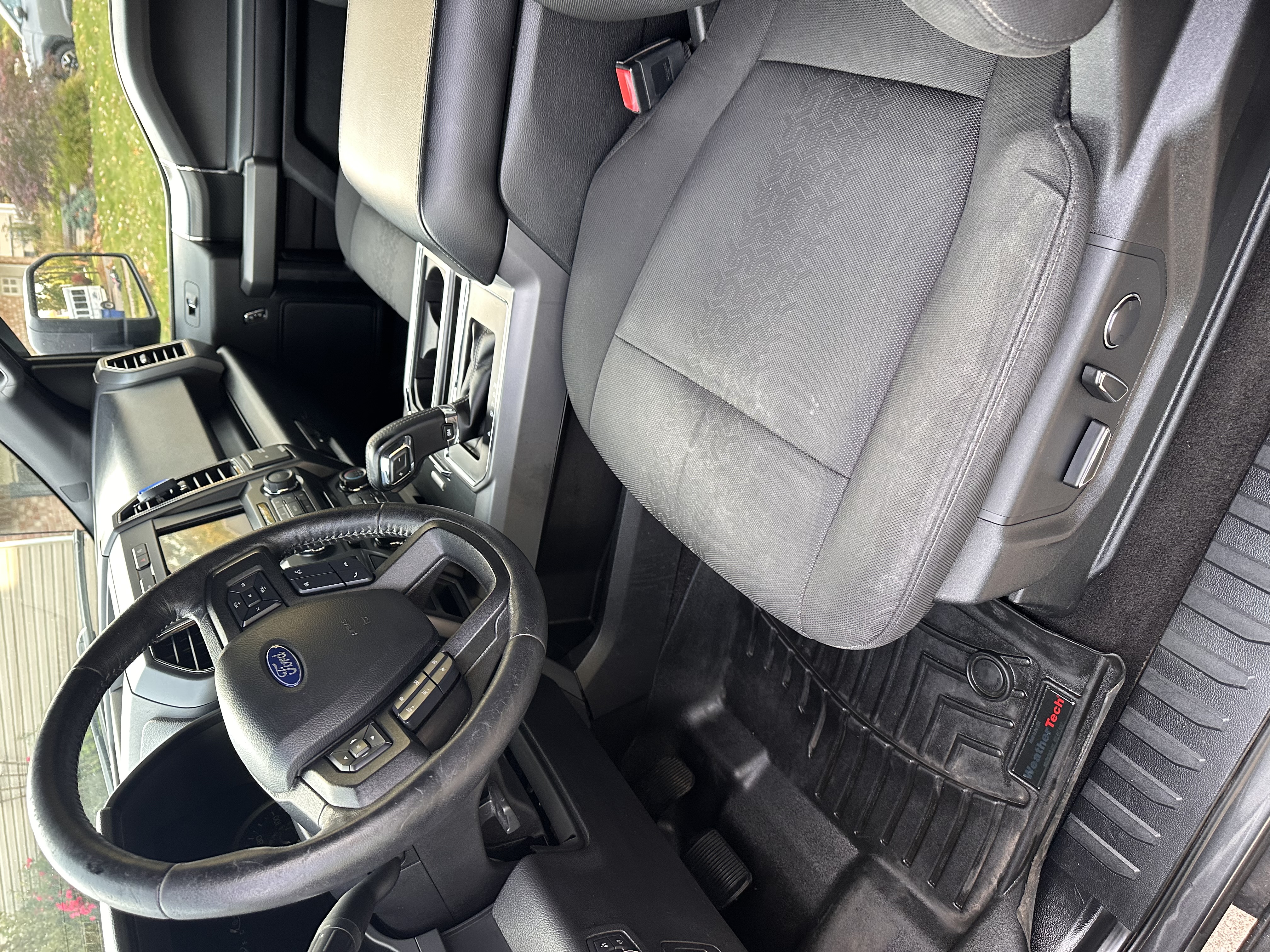 Used 2018 Ford F150 XLT w/ Equipment Group 302A Luxury AWD/4WD image 11