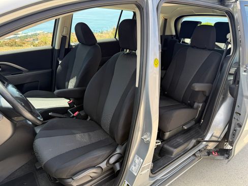 Used 2012 MAZDA MAZDA5 Sport image 17