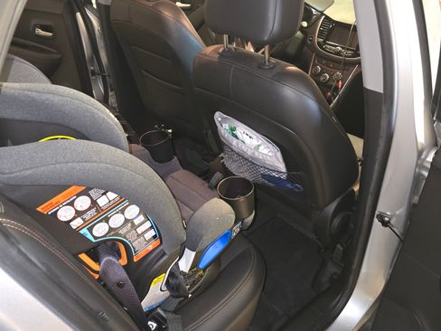 Used 2017 Chevrolet Trax LT w/ LT Convenience Package image 11