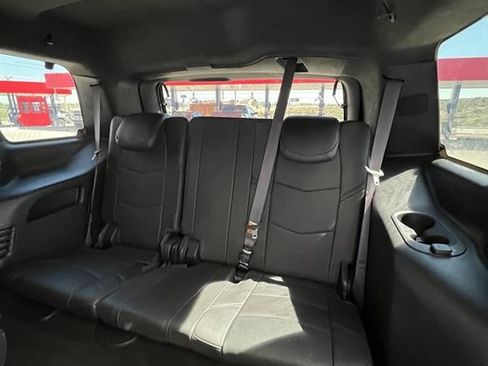 Used 2016 Cadillac Escalade Platinum image 11