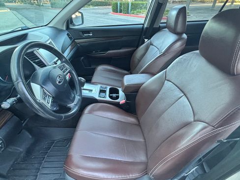 Used 2013 Subaru Outback 2.5i Limited image 6