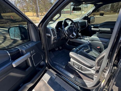 Used 2018 Ford F150 Platinum w/ Equipment Group 701A Luxury image 2