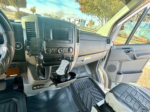 Used 2015 Mercedes-Benz Sprinter 3500 image 29