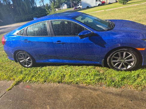 Used 2020 Honda Civic EX image 2