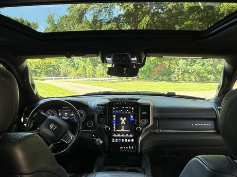 Used 2019 RAM 1500 Limited AWD/4WD image 9