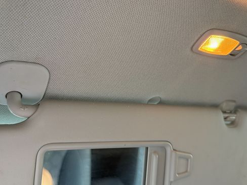 Used 2018 Kia Niro LX image 13