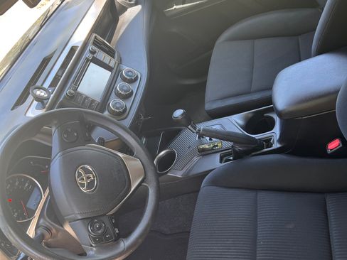 Used 2015 Toyota RAV4 LE image 11