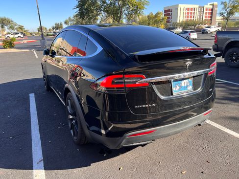 Used 2018 Tesla Model X 75D image 11