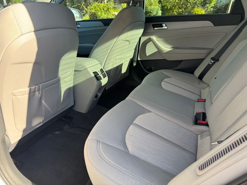 Used 2019 Hyundai Sonata Plug-In Hybrid image 10