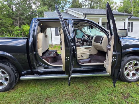 Used 2015 RAM 1500 Laramie w/ Convenience Group image 13