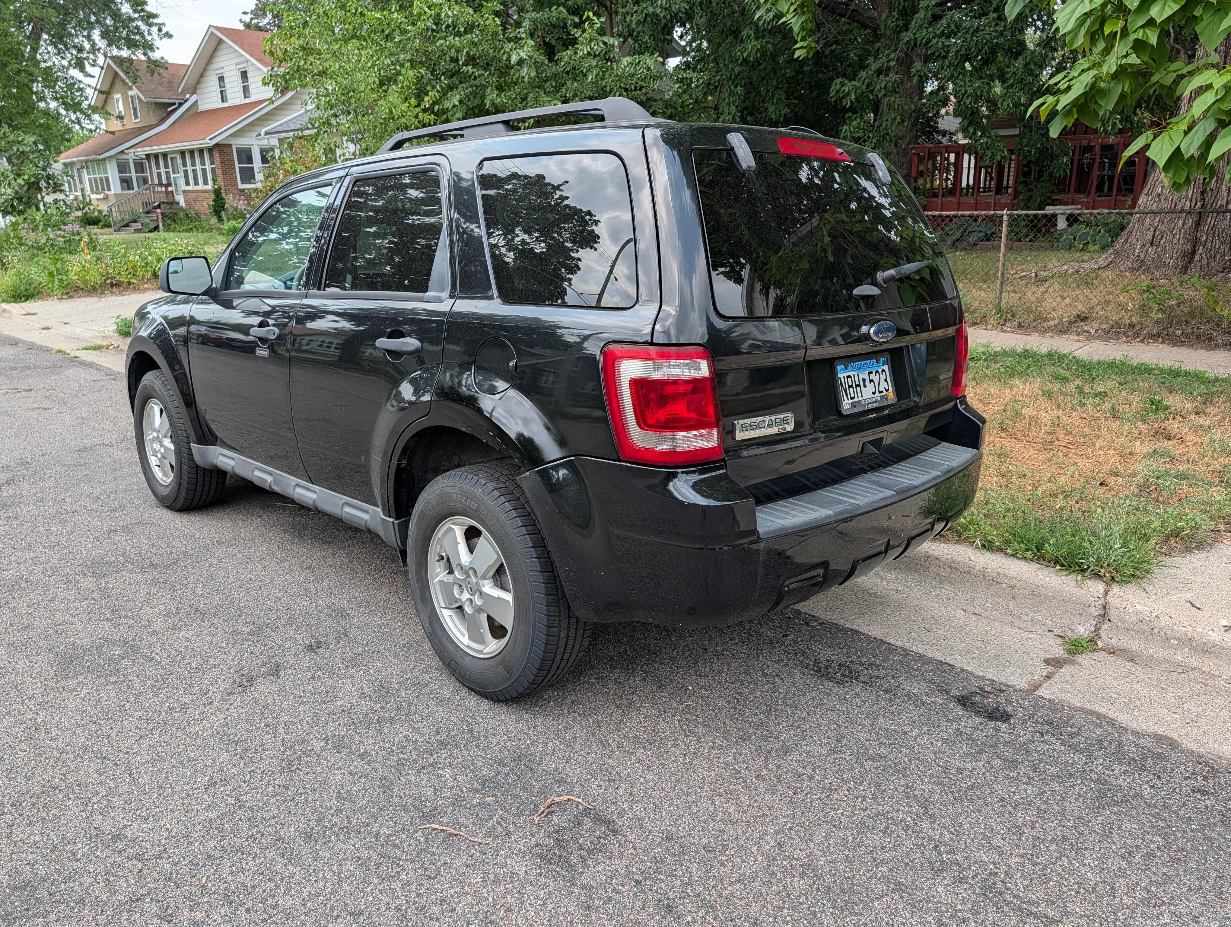 Used 2012 Ford Escape XLT FWD image 2