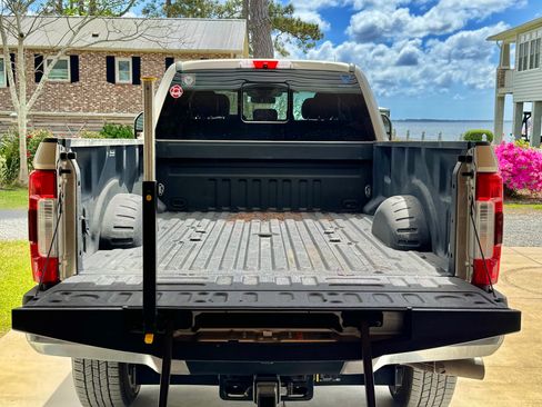 Used 2017 Ford F350 Lariat w/ Lariat Ultimate Package image 5