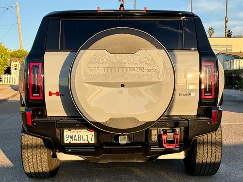 Used 2024 GMC Hummer EV 3X image 18