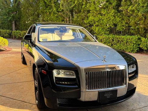 Used 2014 Rolls-Royce Ghost image 12