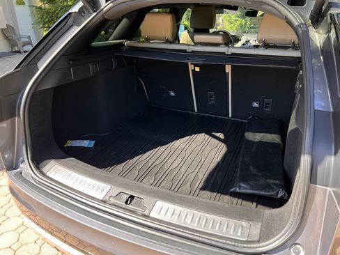 Used 2020 Land Rover Range Rover Velar R-Dynamic S image 9