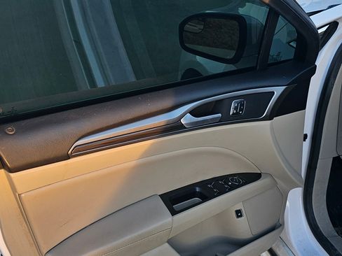 Used 2018 Ford Fusion SE w/ Equipment Group 602A image 11