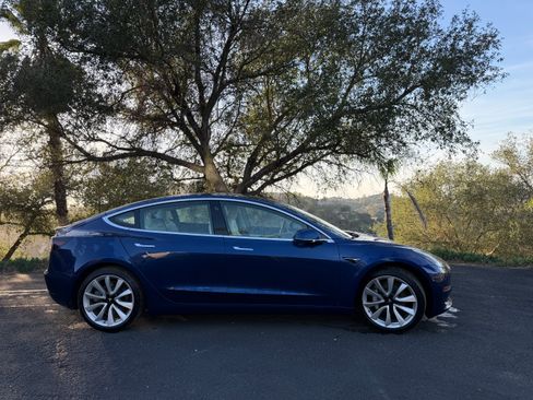 Used 2019 Tesla Model 3 Long Range image 8