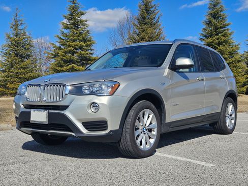 Used 2017 BMW X3 xDrive28i image 2