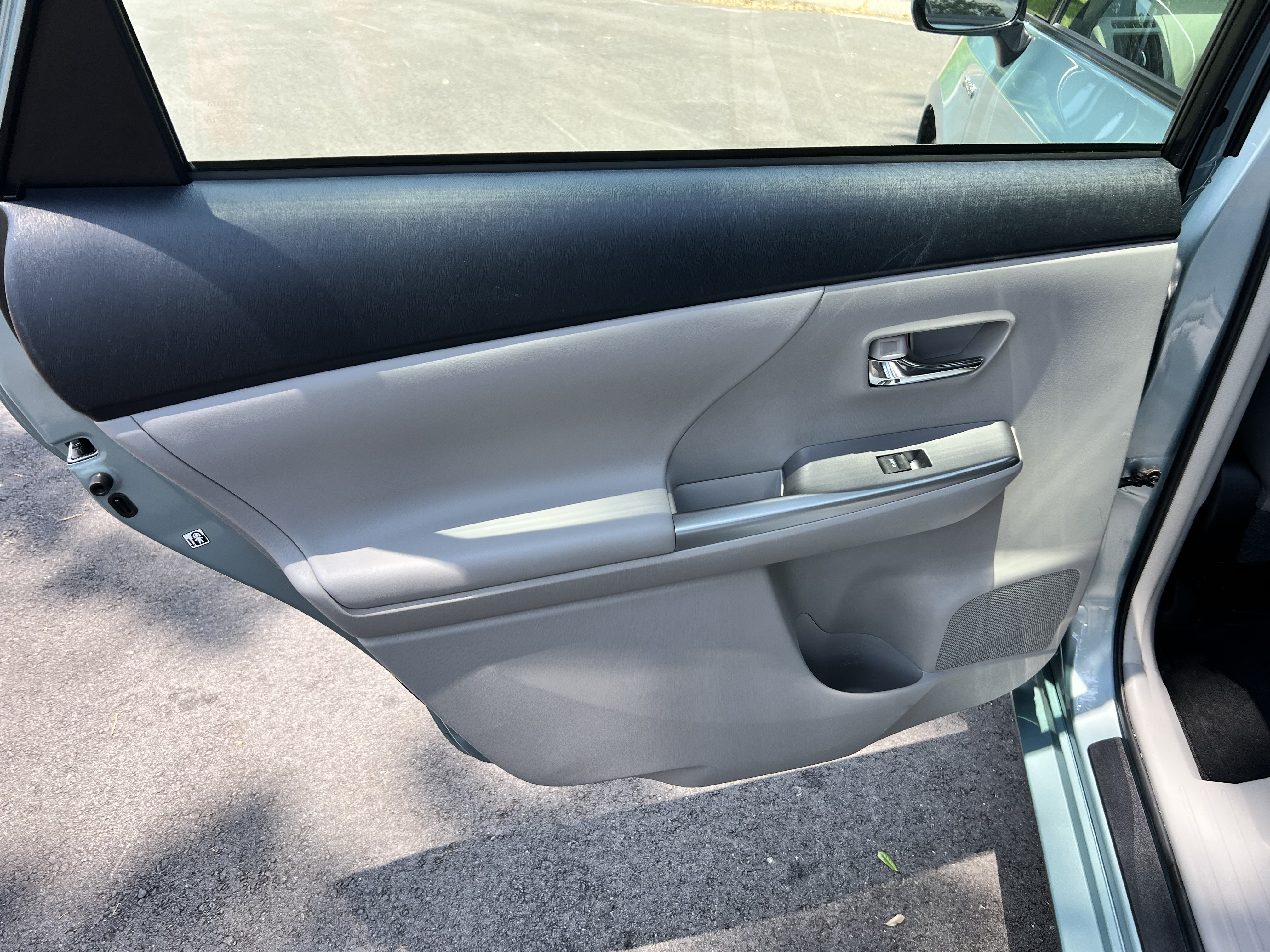 Used 2015 Toyota Prius V Four FWD image 22