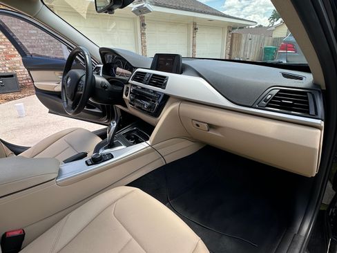 Used 2018 BMW 320i Sedan RWD image 13
