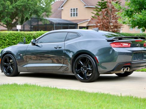 Used 2018 Chevrolet Camaro LT RWD image 10
