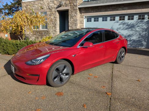 Used 2018 Tesla Model 3 Long Range image 1