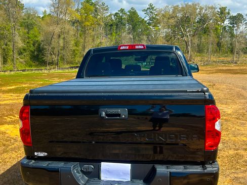 Used 2018 Toyota Tundra Limited w/ Limited Premium Package image 5