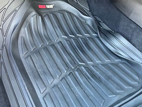 Used 2015 Toyota Corolla LE FWD image 5