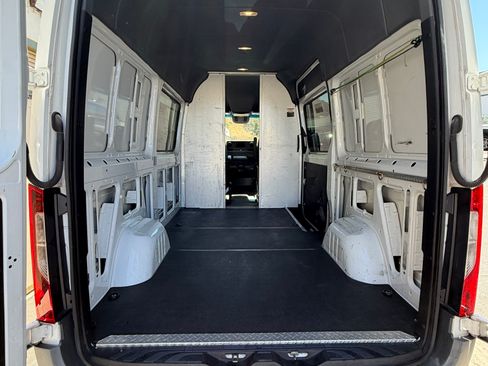 Used 2019 Mercedes-Benz Sprinter 144 image 10