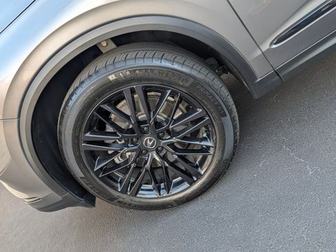 Used 2022 Acura MDX A-Spec image 12