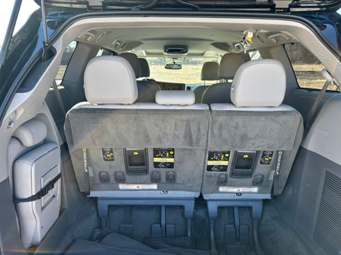 Used 2016 Toyota Sienna XLE image 11